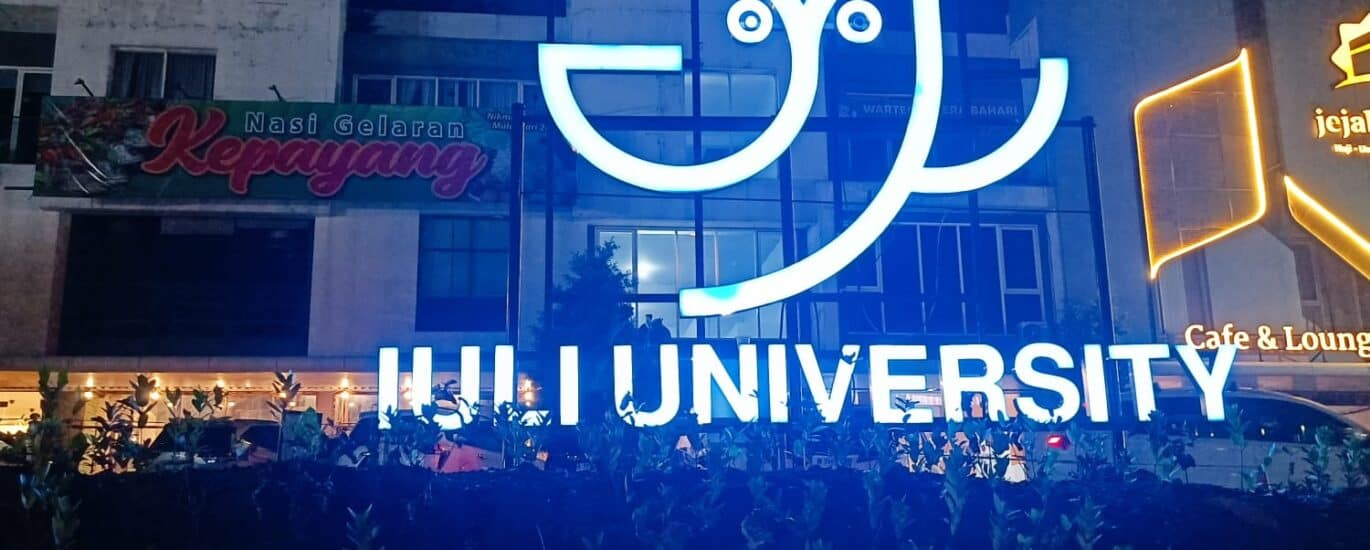 Jasa Percetakan - Neon Box Bertiga Advertising - Neon Box Flex - IULI University